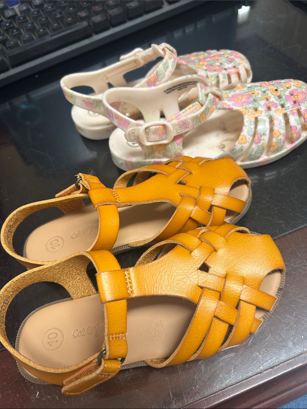 Cat & Jack Girls' Mustard Yellow & floral Sandals sz 10